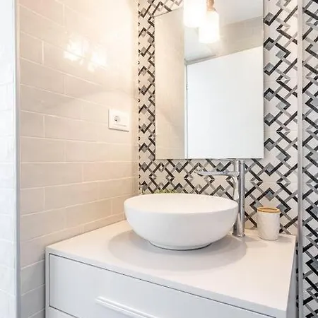 New Chic Studio - Heart Of The Center * Himare
