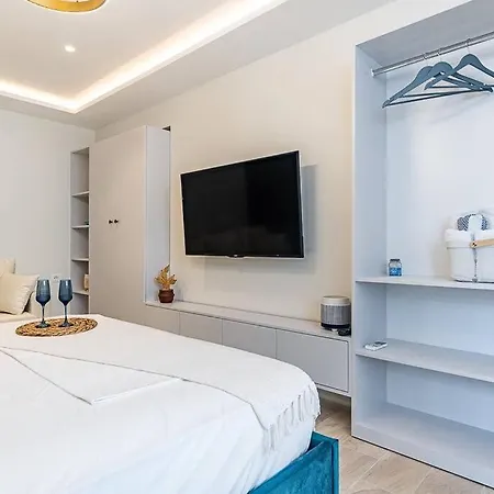 New Chic Studio - Heart Of The Center * Himare
